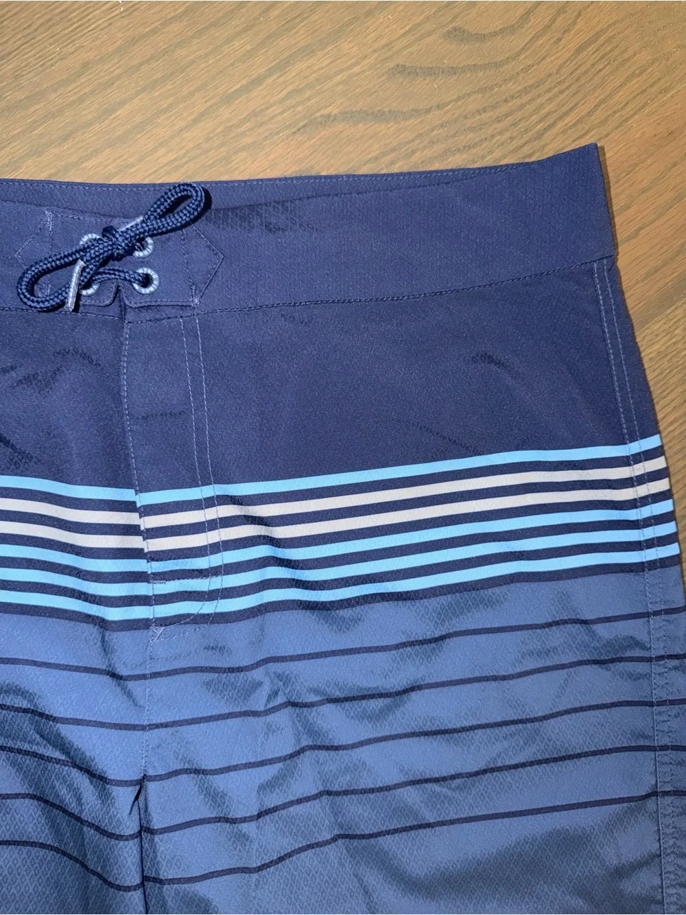 Vineyard Vines Boys XL 18 Blue Striped Board Shorts Swim Trunks Surf Beach
